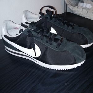 Nike Cortez